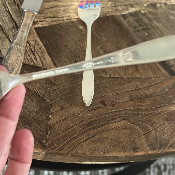 Vintage Oneida 5 pc Flatware set: - Picture 13 of 16